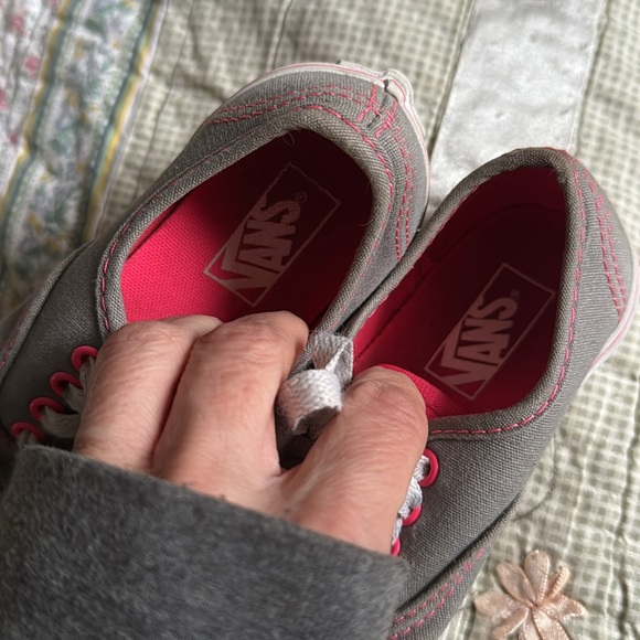 Vans - Picture 3 of 3